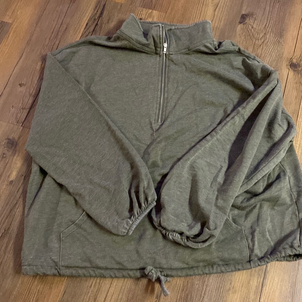 Maurice’s cropped pullover long sleeve